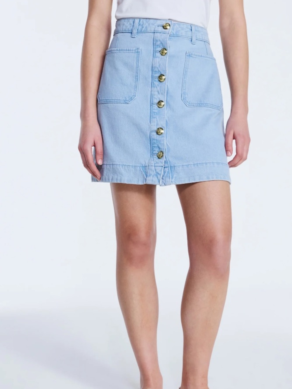 Free Assembly | NWT Women's Plus Size Light Washed Demin Button Front Mini Skirt